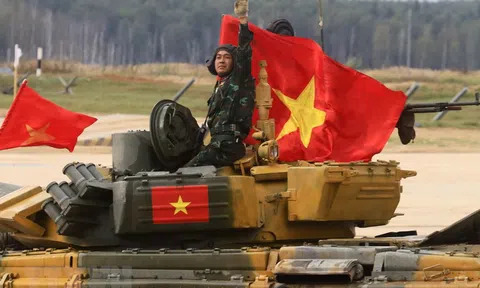 Việt Nam giành Cúp luân lưu Tank Biathlon tại Army Games 2020